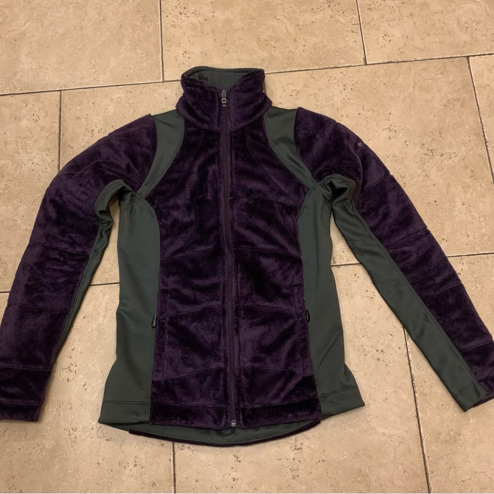 Columbia mixed media plush athletic jacket. Size XS. - Picture 4 of 10